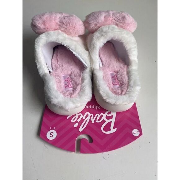 Barbie HEARTS Fluffy Slippers Pink Soft Indoor/Outdoor Women’s Sz S 5-6 NEW - Picture 7 of 13
